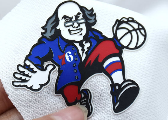 برچسب های سیلیکونی سفارشی تکه های لباس کارتونی پیرمردی که الگوی بسکتبال بازی می کند