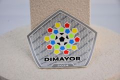 کاپشن 5 رنگ با برچسب های سیلیکونی 0.4 میلی متری روی پارچه بافته شده