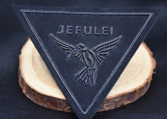 نشان‌واره سه بعدی TPU برچسب‌های برجسته سفارشی نام تجاری نشان‌های پارچه‌ای برای لباس