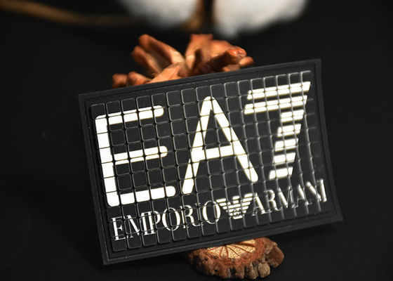 وصله های چاپ شده روی صفحه نمایش سفارشی سیلیکونی، برچسب های لباس سیلیکونی قابل شستشو