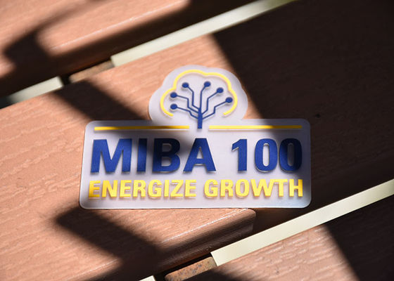 لوگوی سیلیکونی با ضخامت 0.8 میلی متری شفاف از TPU چاپ شده