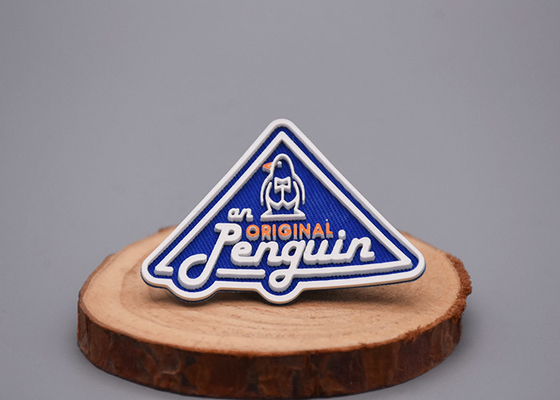 برچسب های لباس سیلیکونی چاپ شده با چسب داغ ذوب شده با پشت جناغی سفارشی