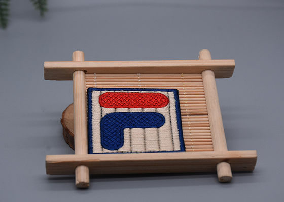 وصله گلدوزی 3 بعدی با نخ های تجدید پذیر سفارشی برای پوشاک